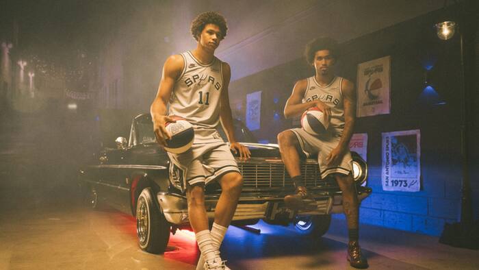 Spurs onthullen ABA-throwback-uniformen, ter gelegenheid van 50 jaar sinds de NBA-fusie