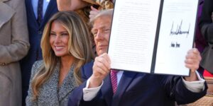 Trump tekent een order gericht op het stimuleren van het gezondheidsonderzoek van vrouwen, een plan dat wordt gesteund door de first lady