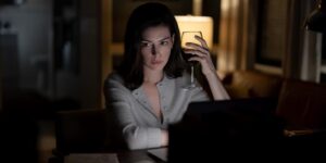 ‘Verity’ plaatst Anne Hathaway, Dakota Johnson en Josh Hartnett in stomende Colleen Hoover-thriller
