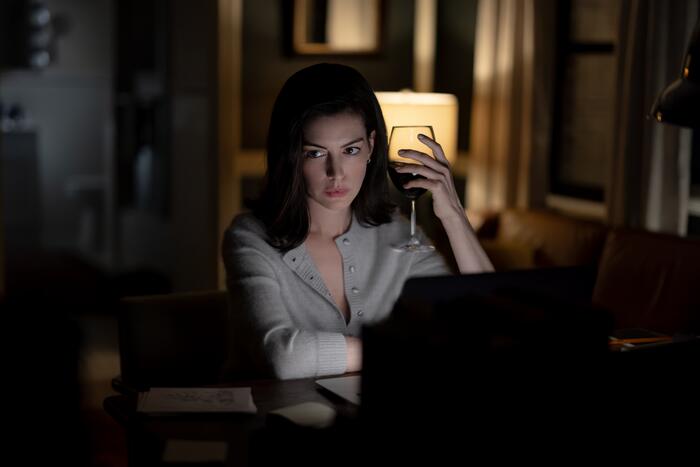 'Verity' plaatst Anne Hathaway, Dakota Johnson en Josh Hartnett in stomende Colleen Hoover-thriller