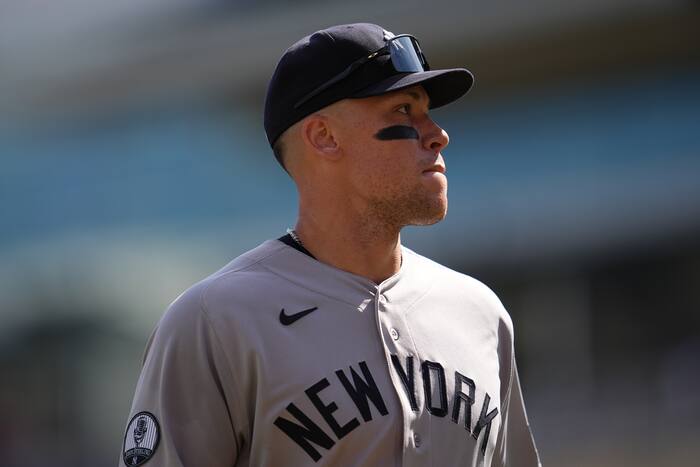 Yankees verslaan Aaron Judge en missen de meeste of de hele rest van het reguliere seizoen met een verrekking van de rechterkuit